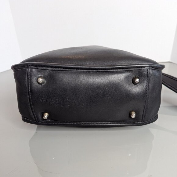 Coach Vintage Black Legacy Zip Shoulder Bag 9966 90's Leather Brass Hardware - Picture 8 of 10